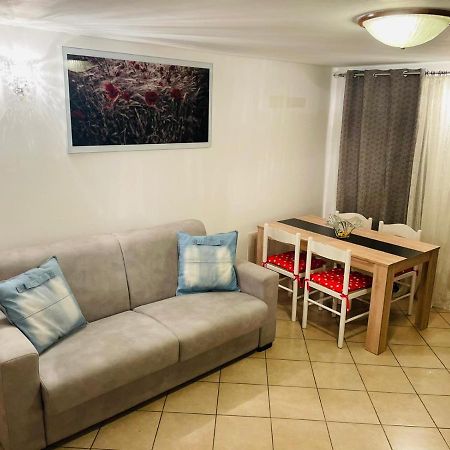 Ferienwohnung Casa Dei Fiori 2 Somma Lombardo Exterior foto