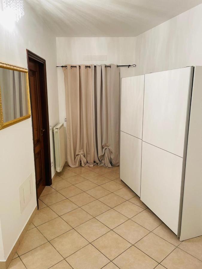 Ferienwohnung Casa Dei Fiori 2 Somma Lombardo Exterior foto