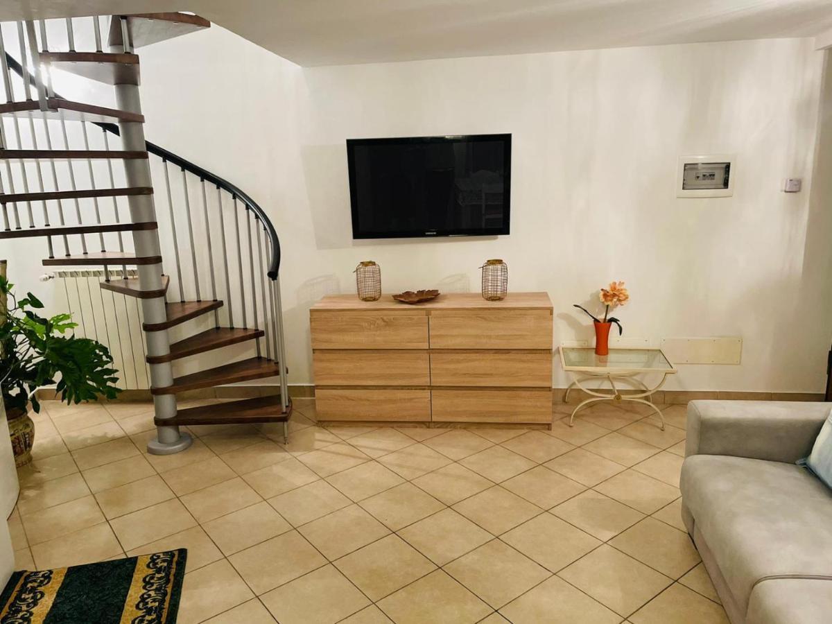 Ferienwohnung Casa Dei Fiori 2 Somma Lombardo Exterior foto