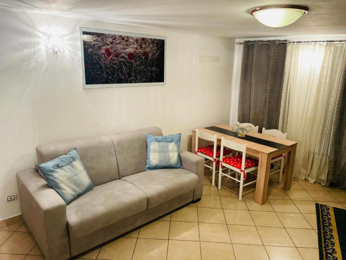 Ferienwohnung Casa Dei Fiori 2 Somma Lombardo Exterior foto